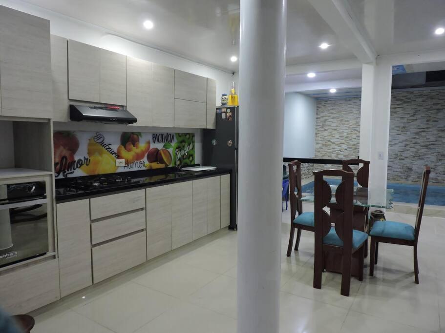 Casa Con Piscina Interna Tus Vacaciones 度假居