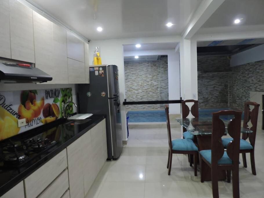 Casa Con Piscina Interna Tus Vacaciones 度假居