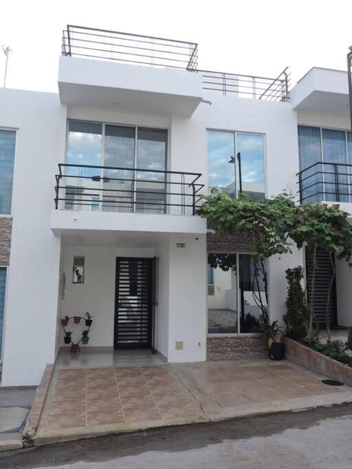 Casa Con Piscina Interna Tus Vacaciones 度假居 Girardot